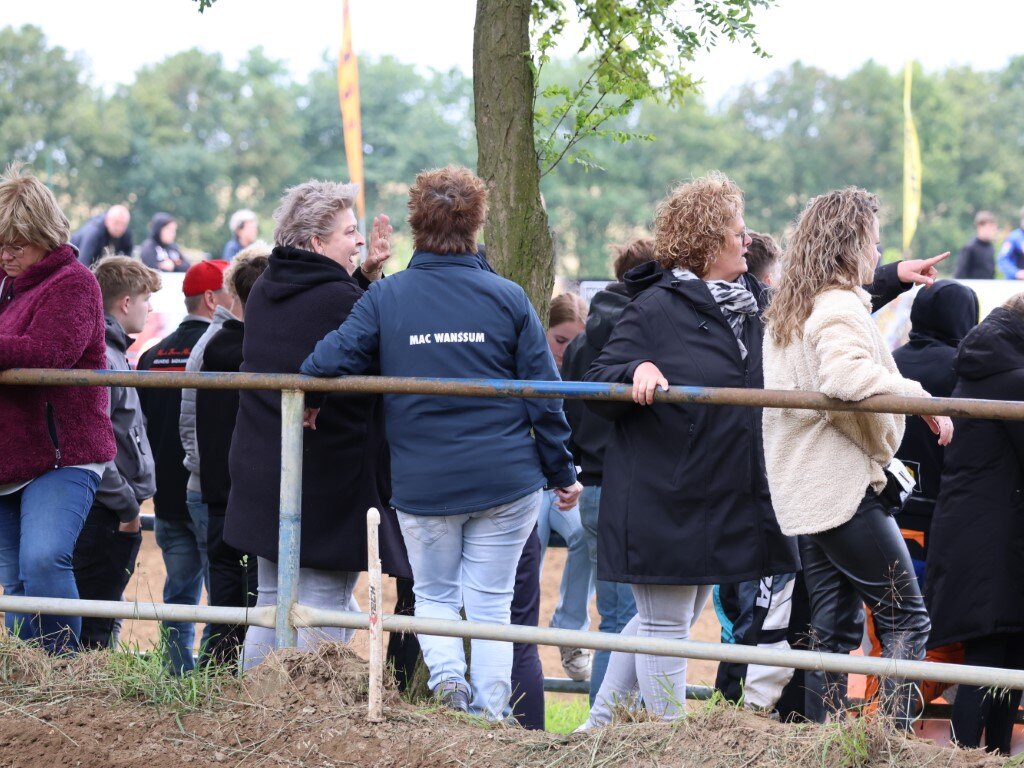 Publiek langs de baan